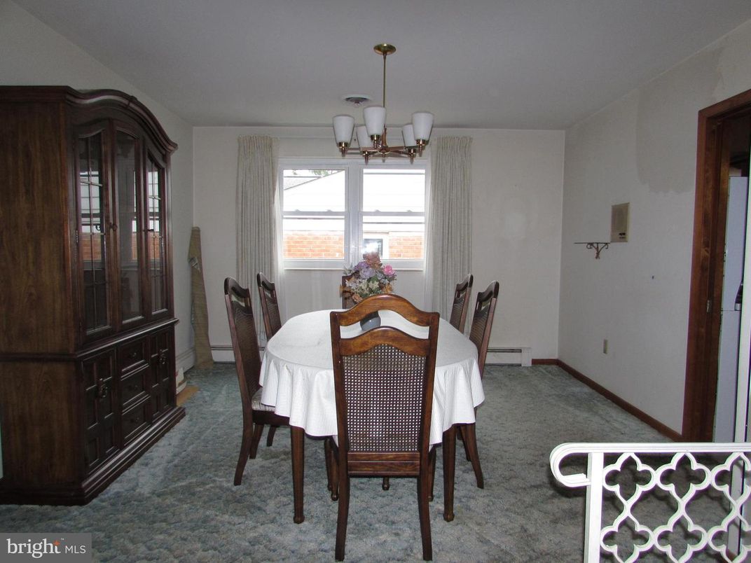 Chandelier, Dining room, Interior