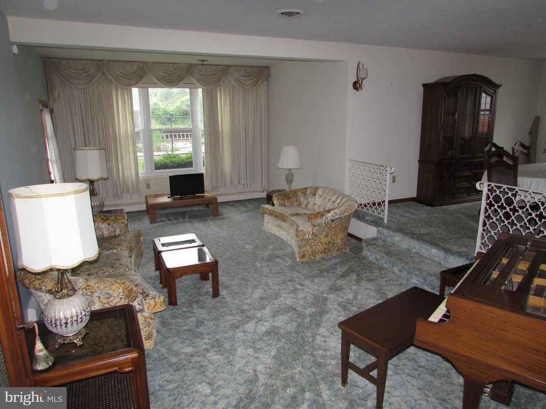 Interior, Living room, Piano