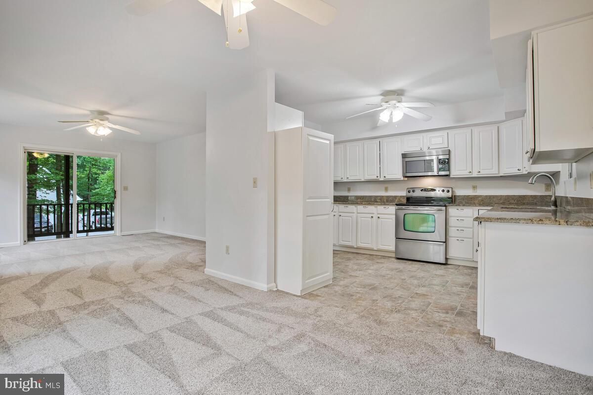 Empty room, Interior, Kitchen, Stainless Steel Appliances
