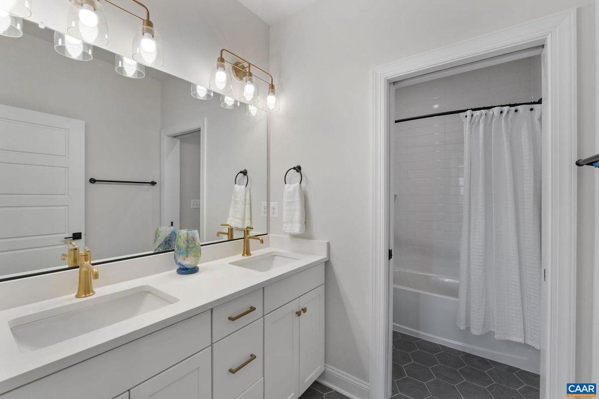 Bathroom, Dual Sink Vanities, Interior