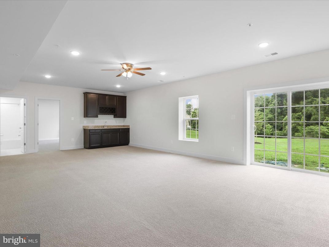 Empty room, Interior, Kitchen, Recessed Lighting