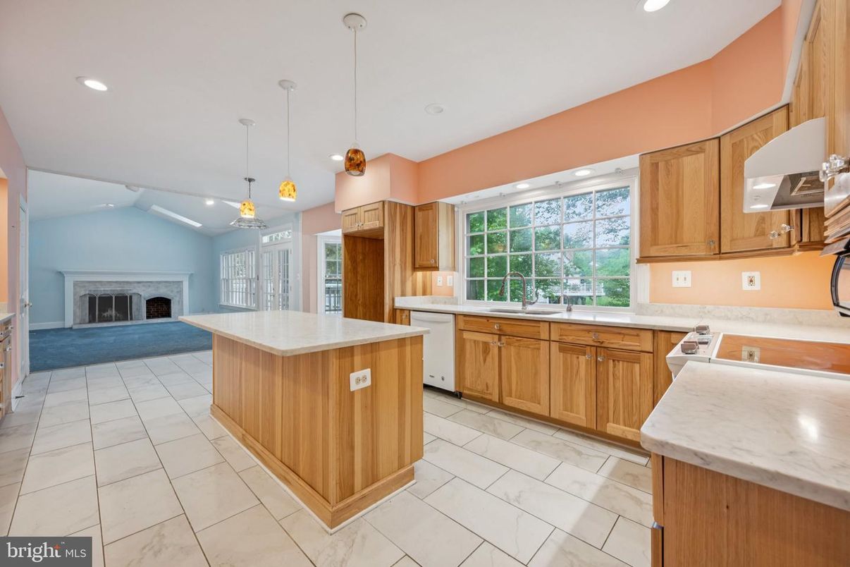 Fireplace, Interior, Kitchen, Pendant Lights, Recessed Lighting