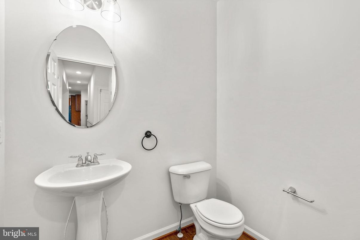 Bathroom, Interior, Recessed Lighting, Wood Texture Flooring