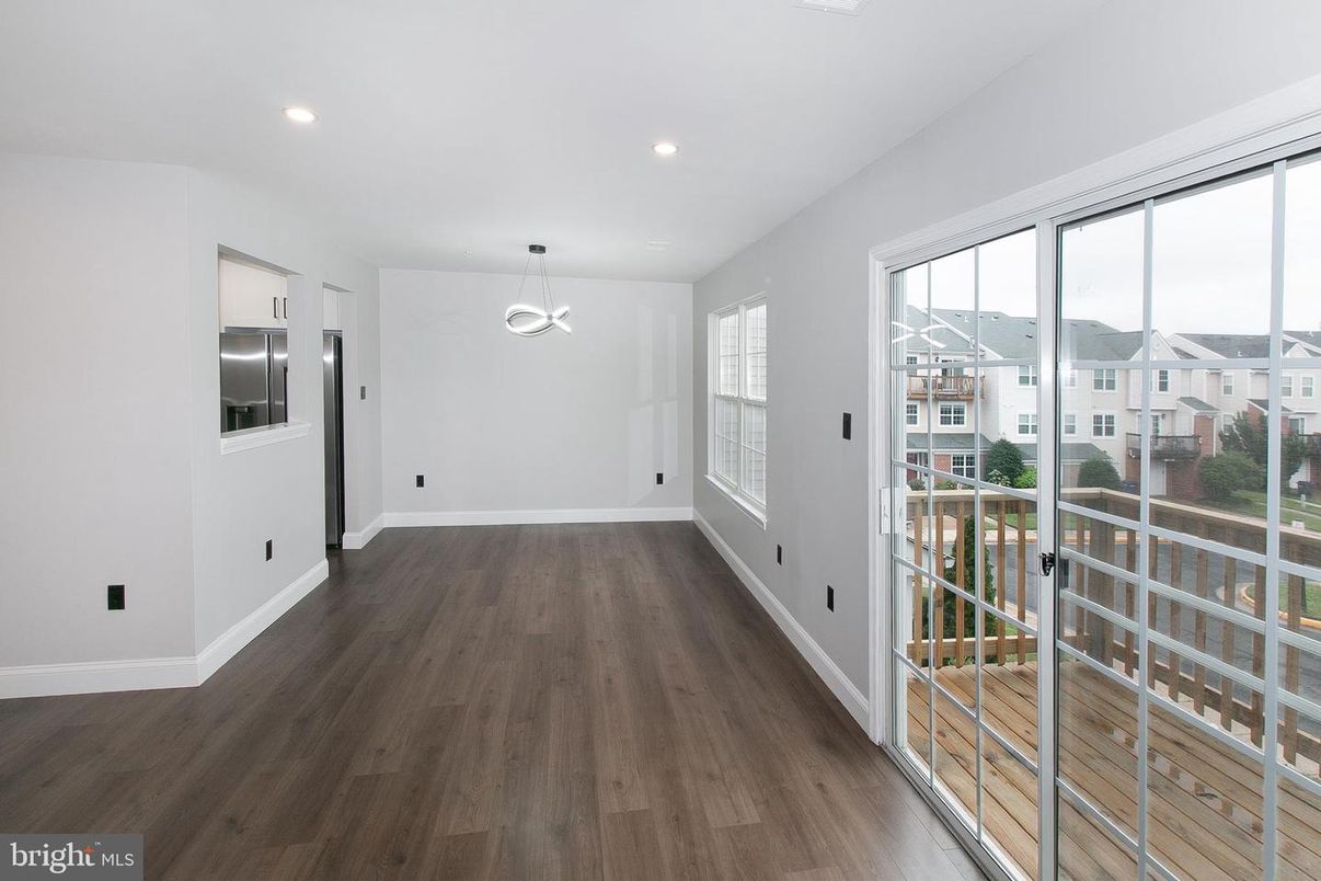 Empty room, Interior, Pendant Lights, Recessed Lighting, Wood Texture Flooring