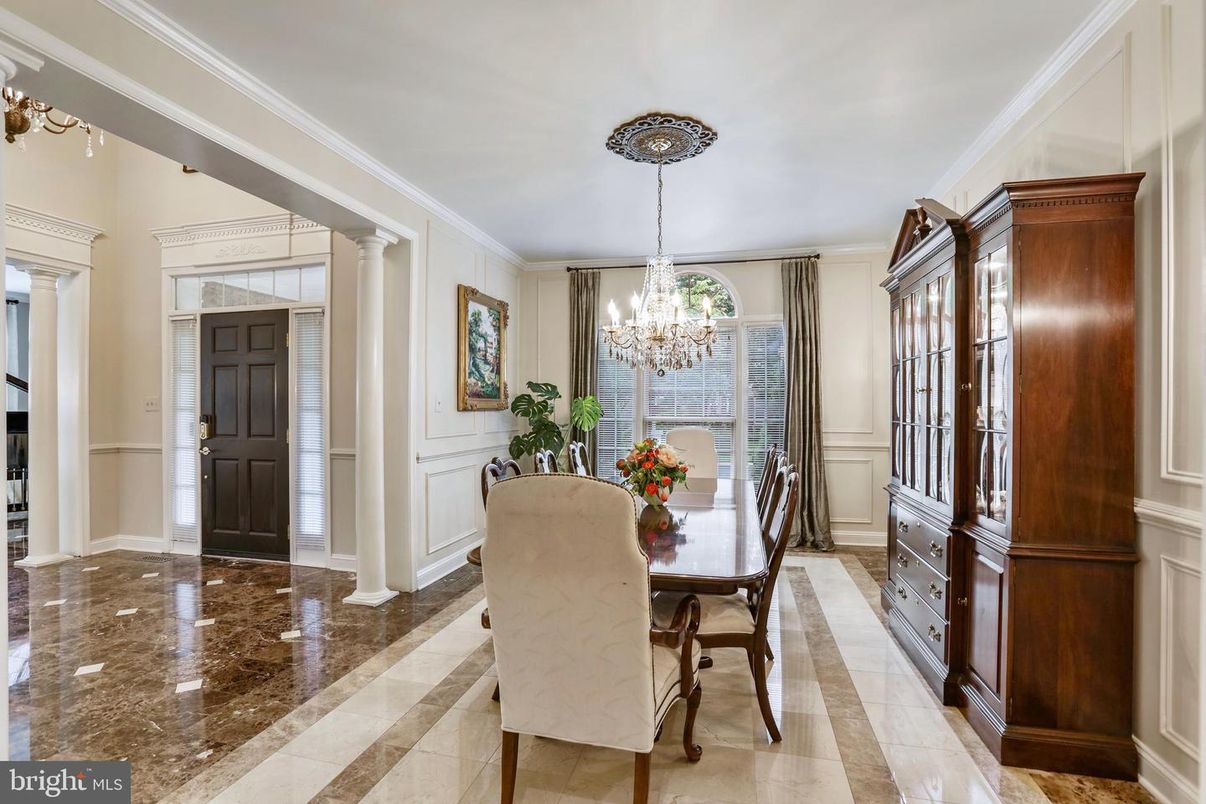Chandelier, Dining room, Interior