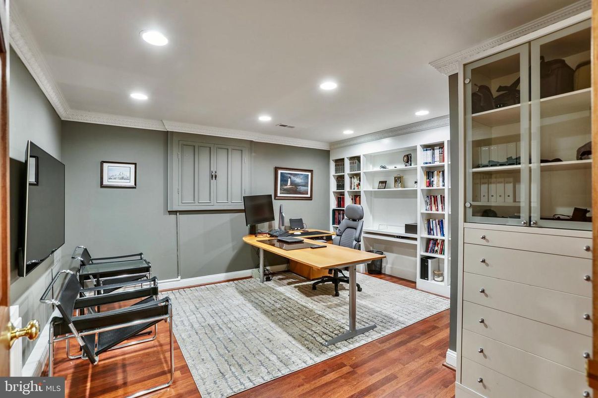 Home Office, Interior, Recessed Lighting, Wood Texture Flooring
