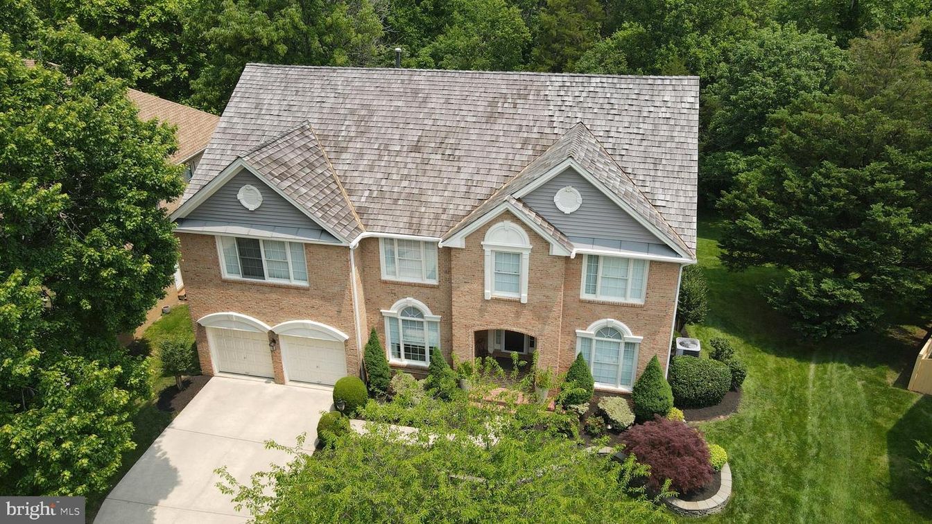 Attached, Exterior, Facade, Brick Facade, Brick Traditional