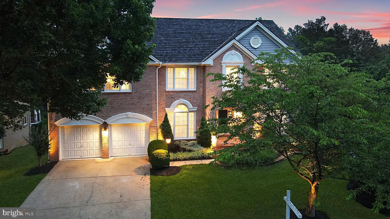 Attached, Exterior, Facade, Brick Facade, Brick Traditional