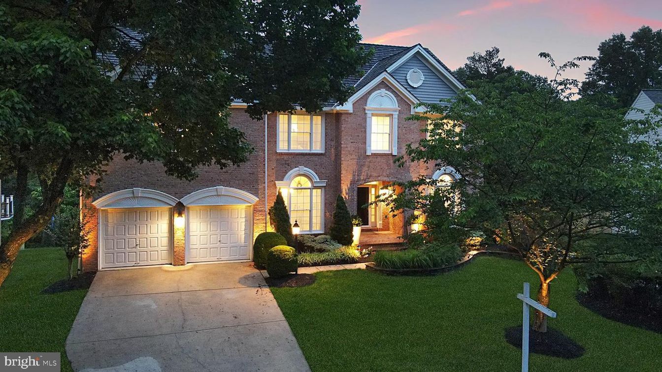Attached, Exterior, Facade, Brick Facade, Brick Traditional
