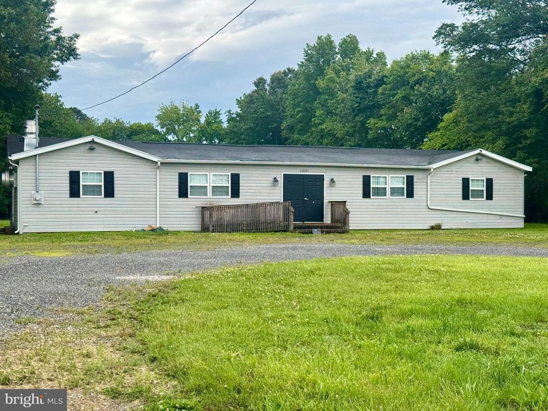 Backyard, Exterior, Facade, Ranch
