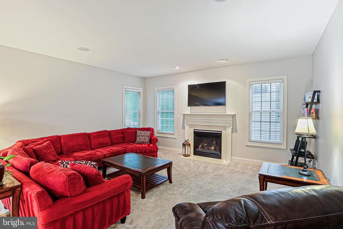 Fireplace, Interior, Living room, Recessed Lighting
