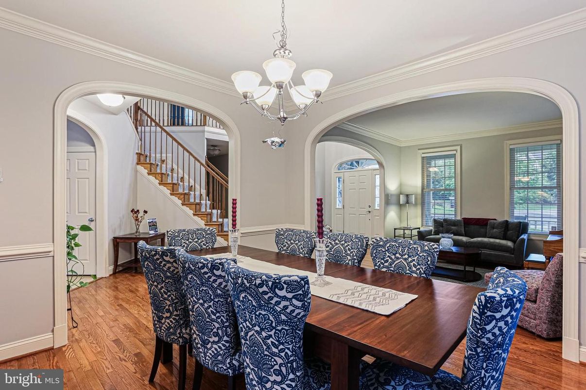 Chandelier, Dining room, Interior, Living room, Wood Texture Flooring