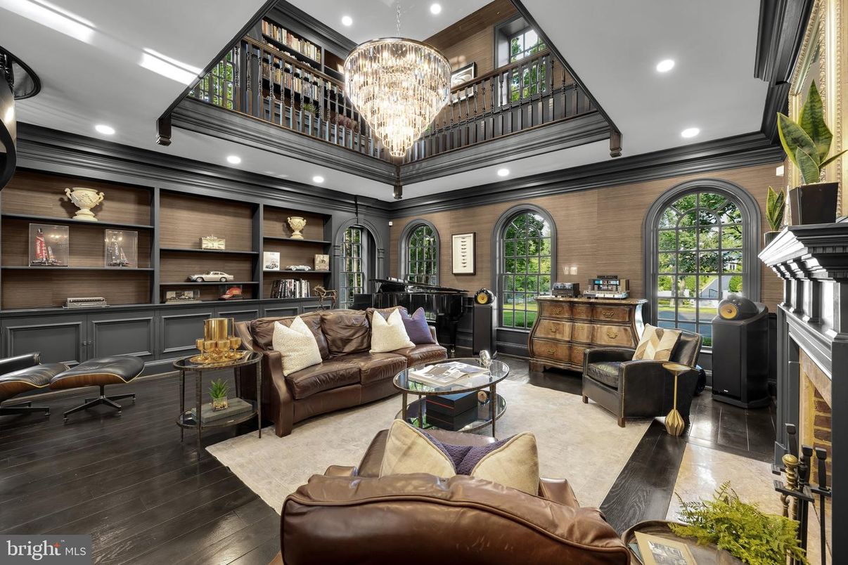 Chandelier, Fireplace, Interior, Living room, Piano, Recessed Lighting, Wood Texture Flooring