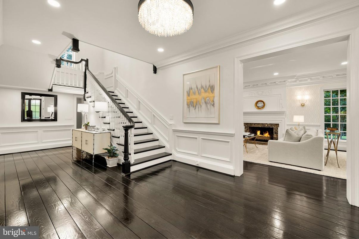 Chandelier, Fireplace, Interior, Recessed Lighting, Wood Texture Flooring