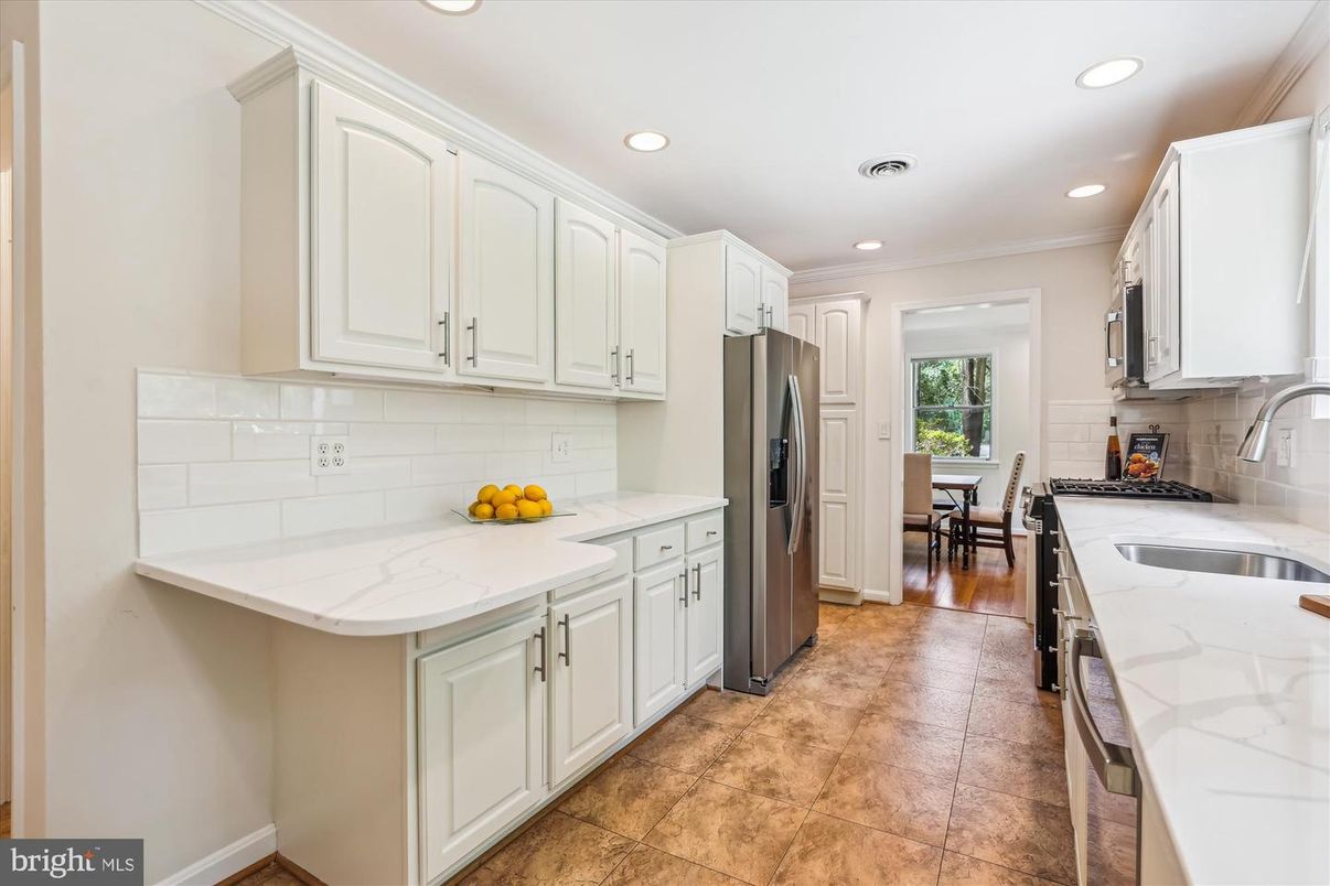 Dining room, Interior, Kitchen, Recessed Lighting