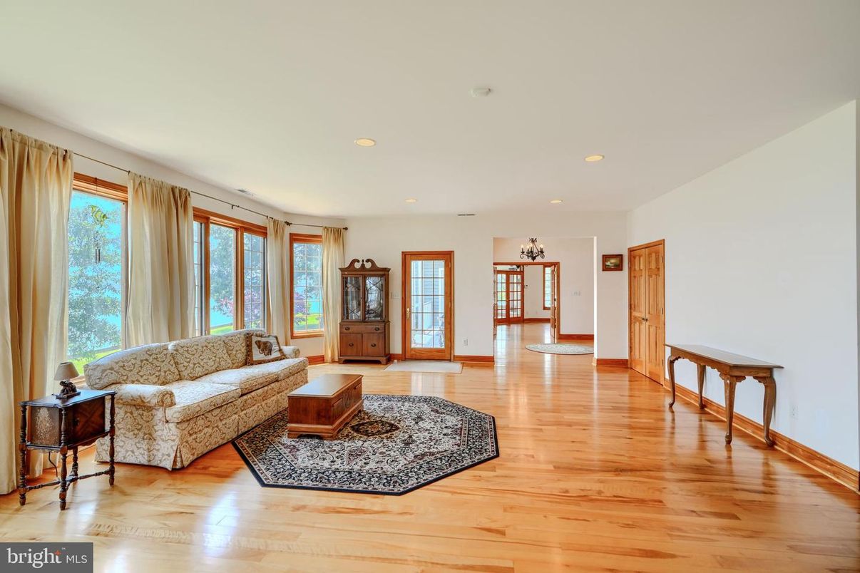 Chandelier, Interior, Living room, Recessed Lighting, Wood Texture Flooring