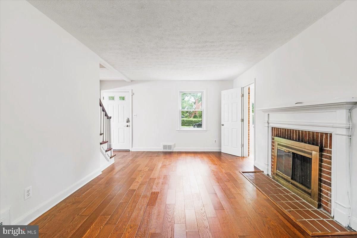 Empty room, Fireplace, Interior, Wood Texture Flooring