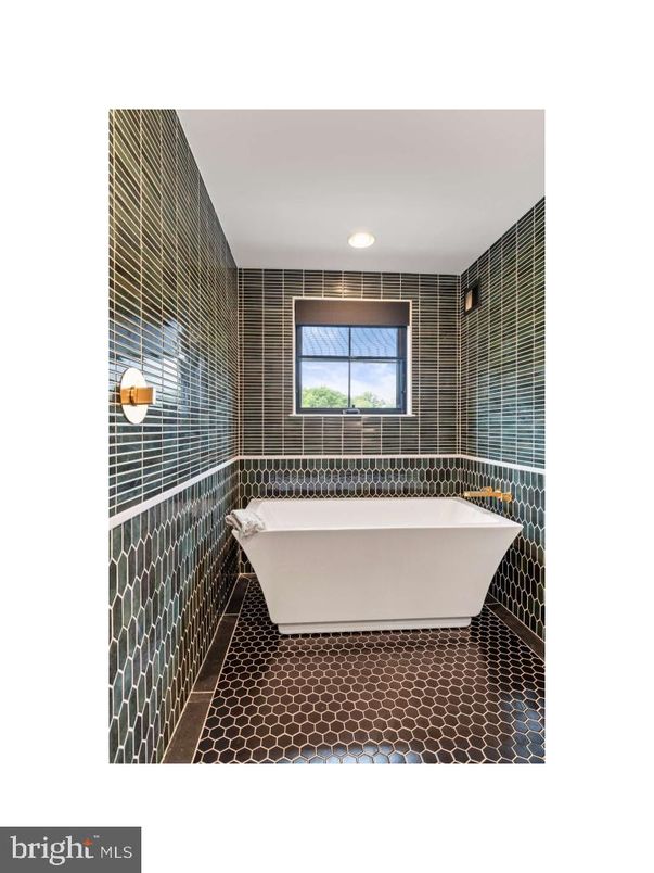Bathroom, Free Standing Baths, Interior, Recessed Lighting