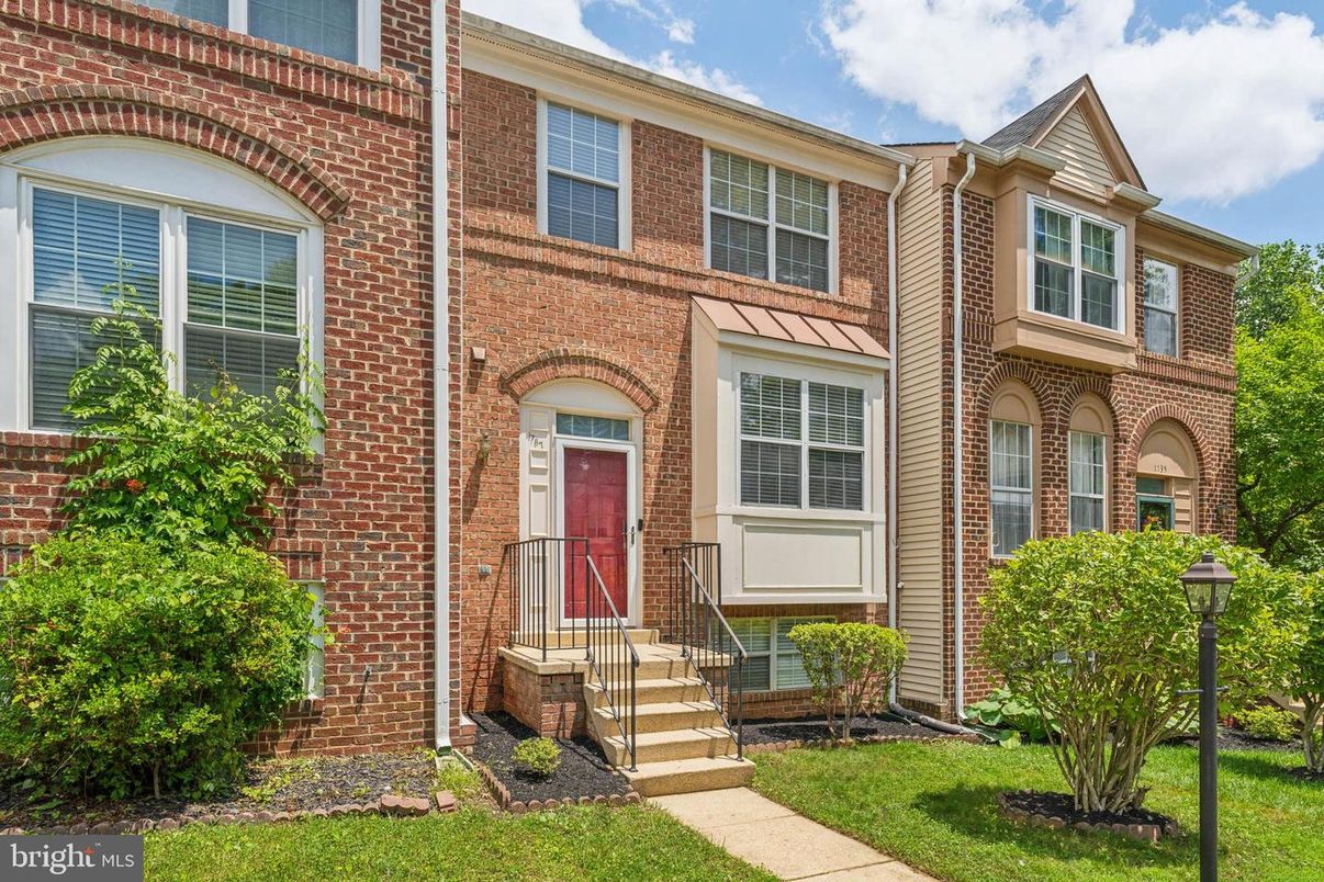 Exterior, Facade, Brick Facade, Rowhouse