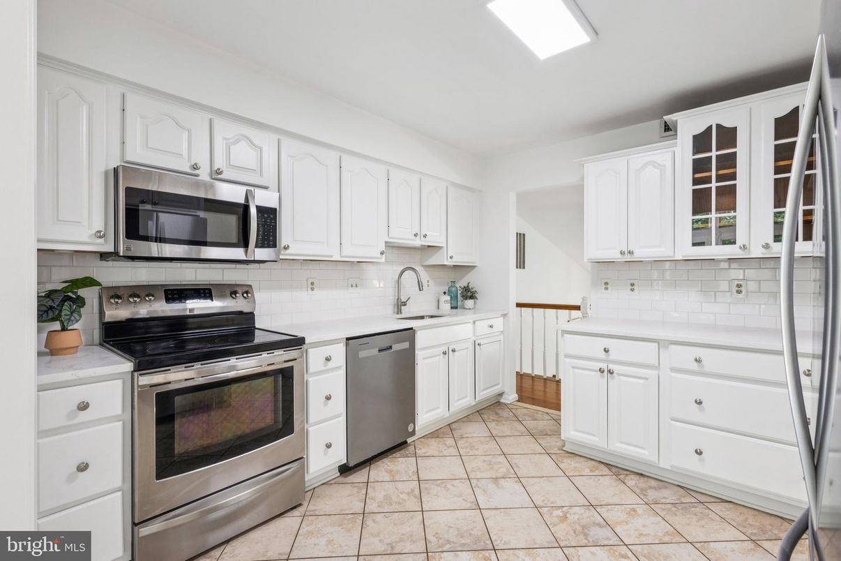 Interior, Kitchen, Stainless Steel Appliances