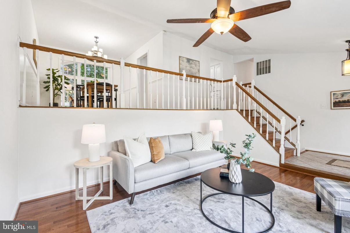 Interior, Living room, Pendant Lights, Wood Texture Flooring