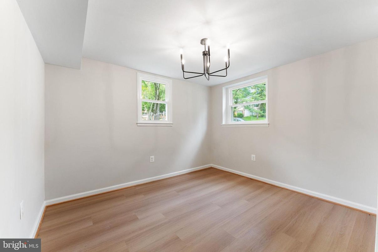 Chandelier, Empty room, Interior, Wood Texture Flooring