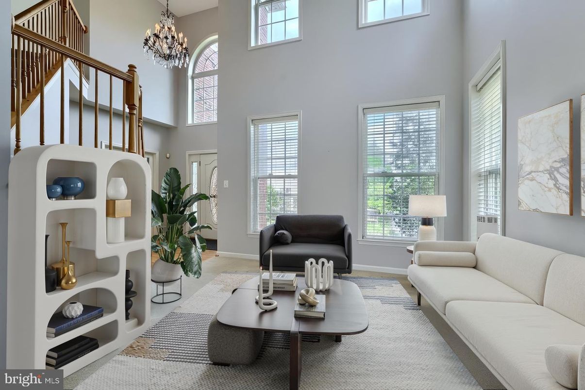 Chandelier, Interior, Living room