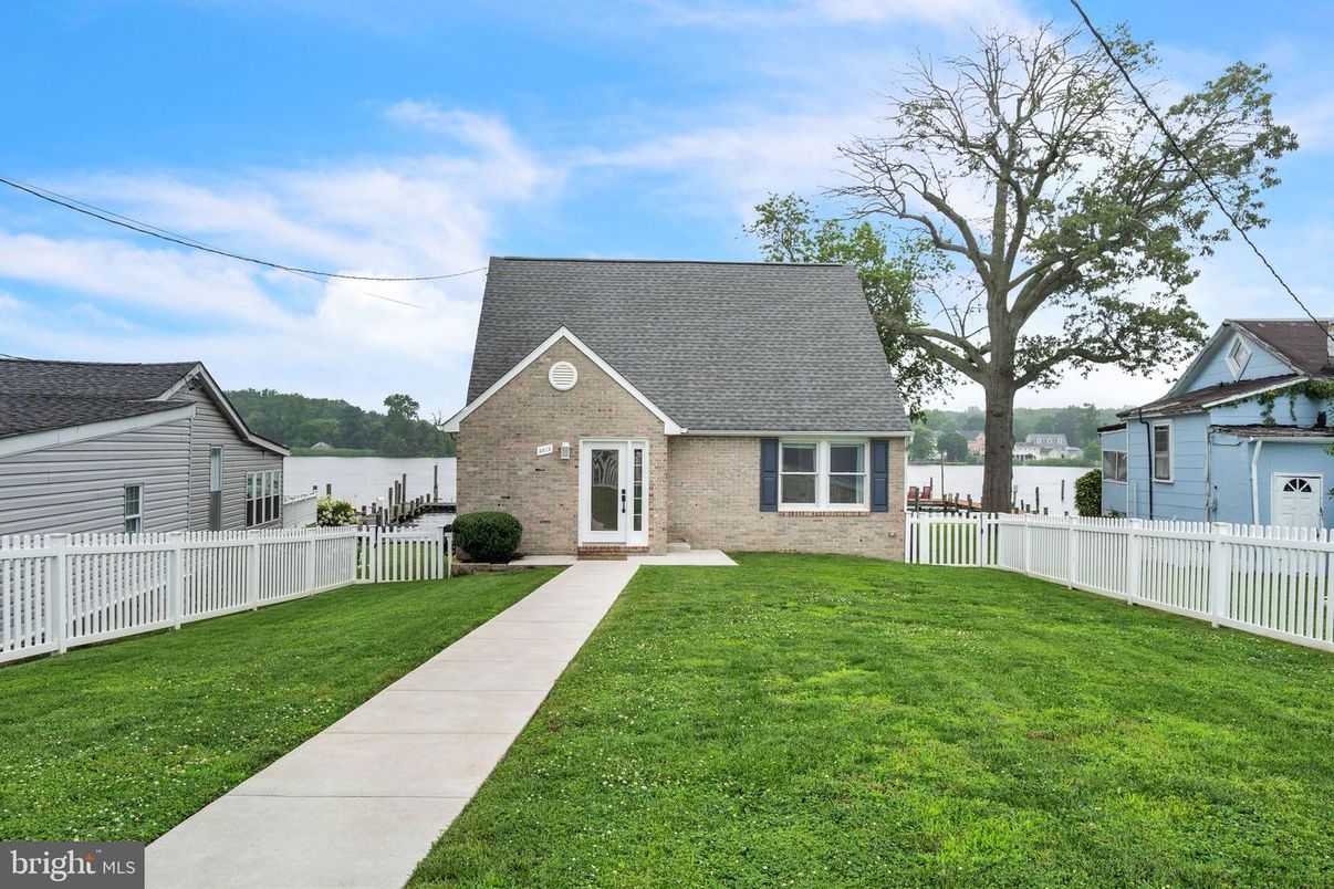 Backyard, Exterior, Water