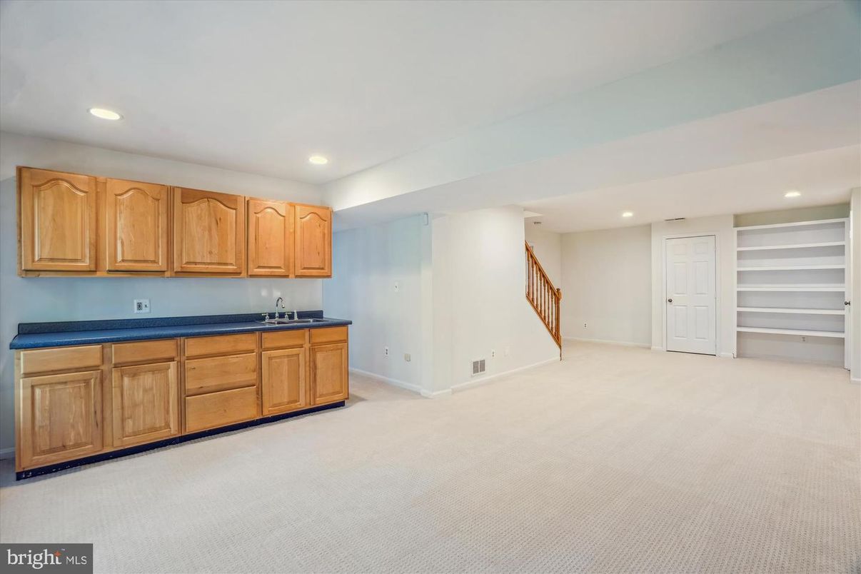 Empty room, Interior, Kitchen, Recessed Lighting