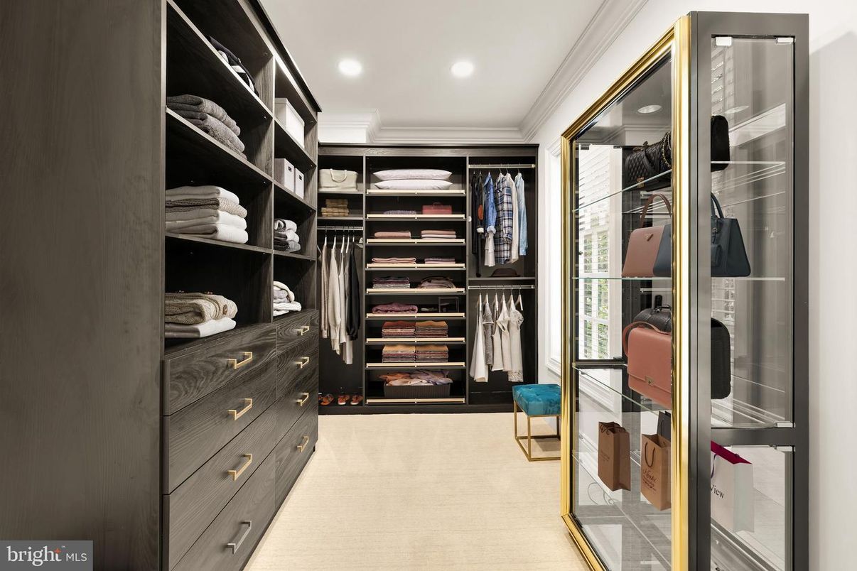 Interior, Recessed Lighting, Walk-in Closets