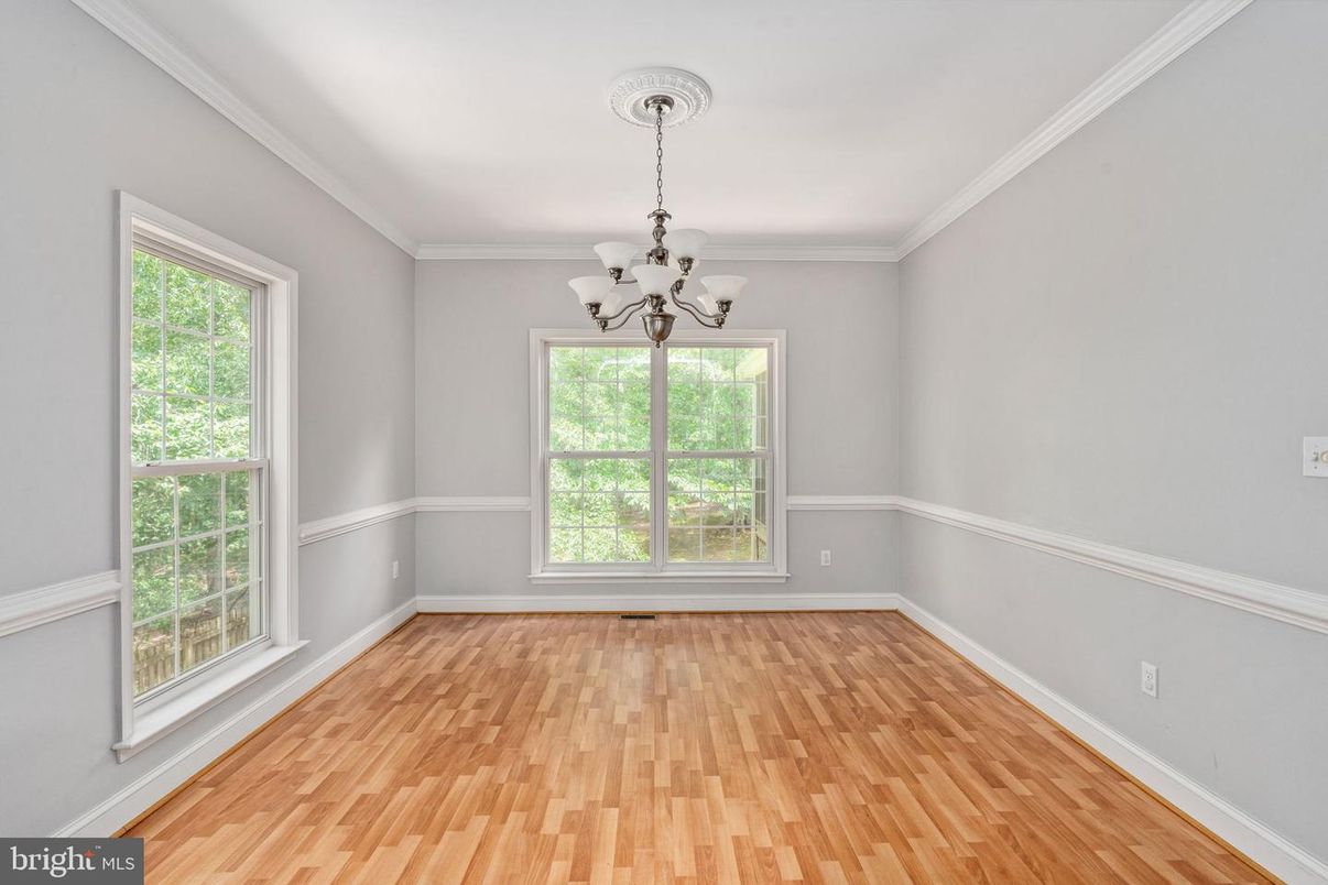Chandelier, Empty room, Interior, Wood Texture Flooring
