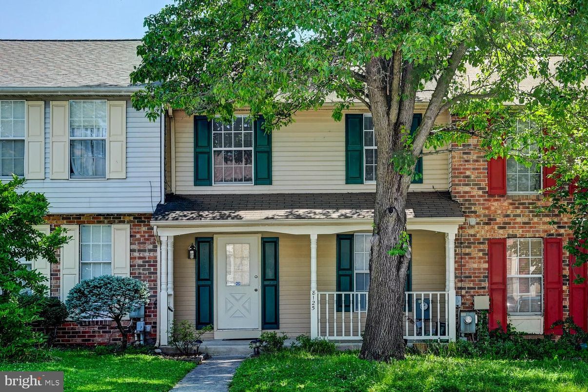 Exterior, Facade, Brick Facade, French Provincial