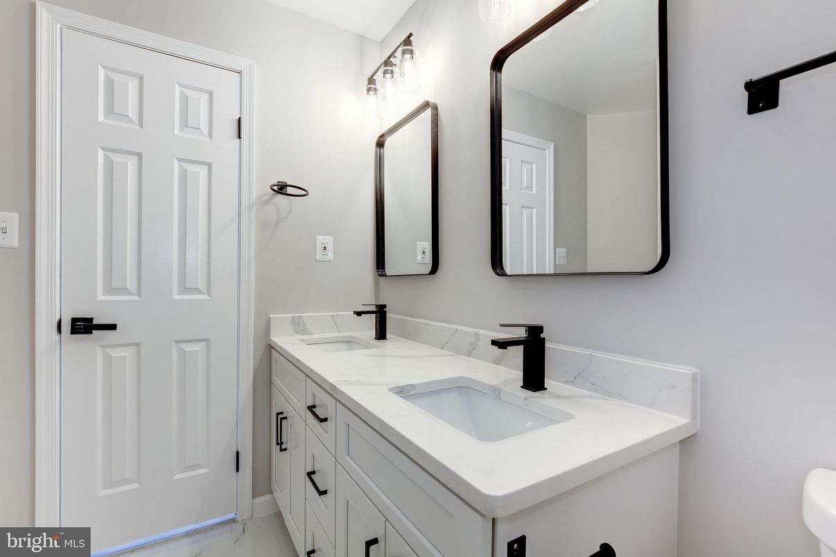 Bathroom, Dual Sink Vanities, Interior, Marble