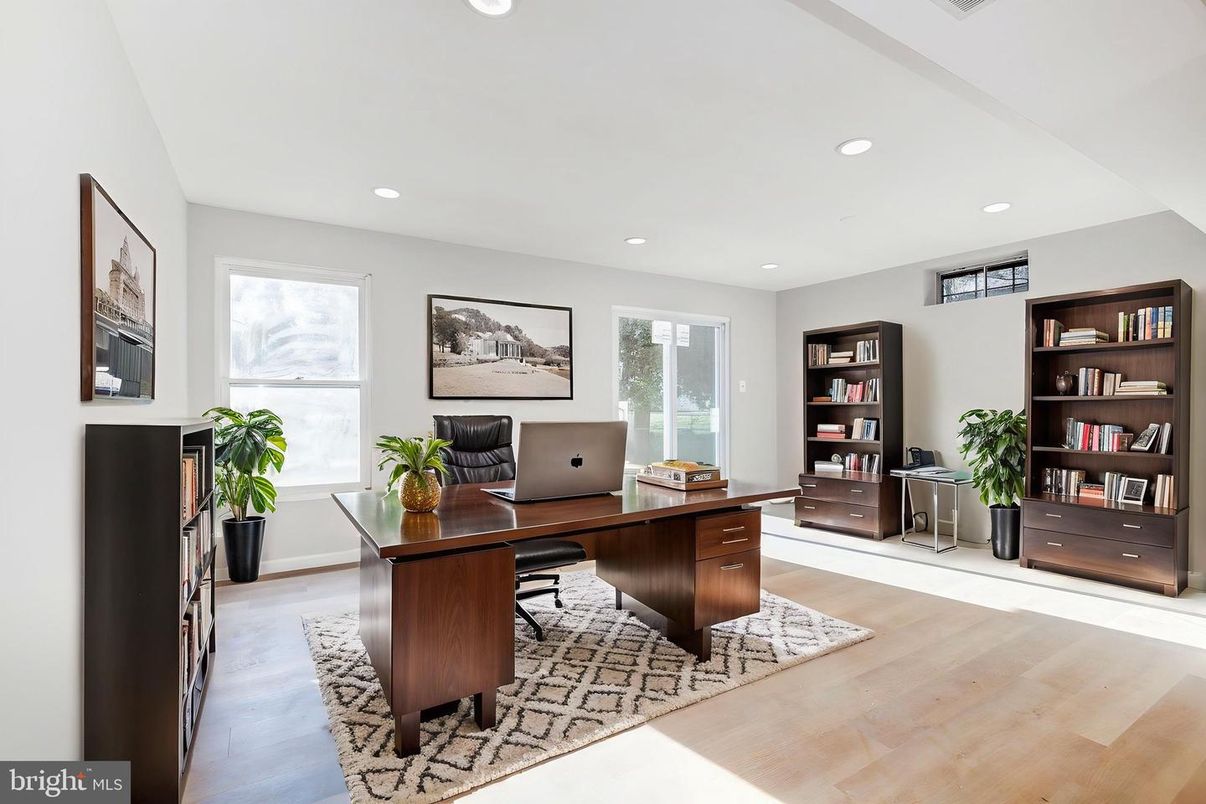 Home Office, Interior, Recessed Lighting, Wood Texture Flooring
