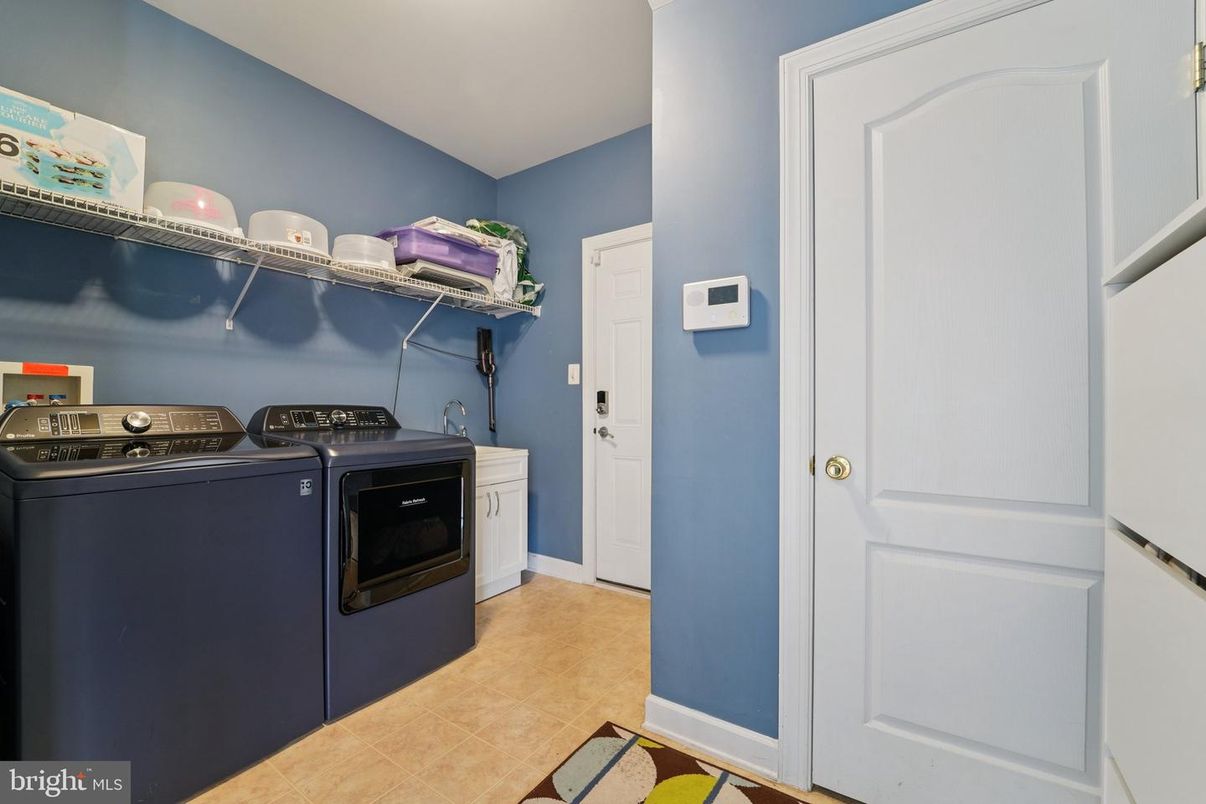 Interior, Washer