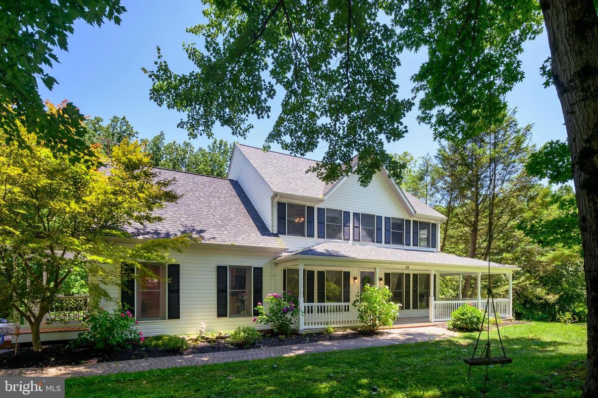 Backyard, Exterior, Facade, Farmhouse