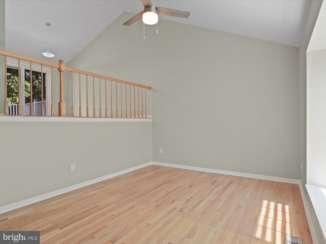Empty room, Interior, Pendant Lights, Wood Texture Flooring