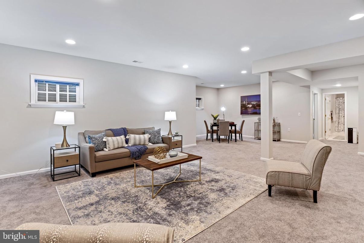 Dining room, Interior, Living room, Recessed Lighting