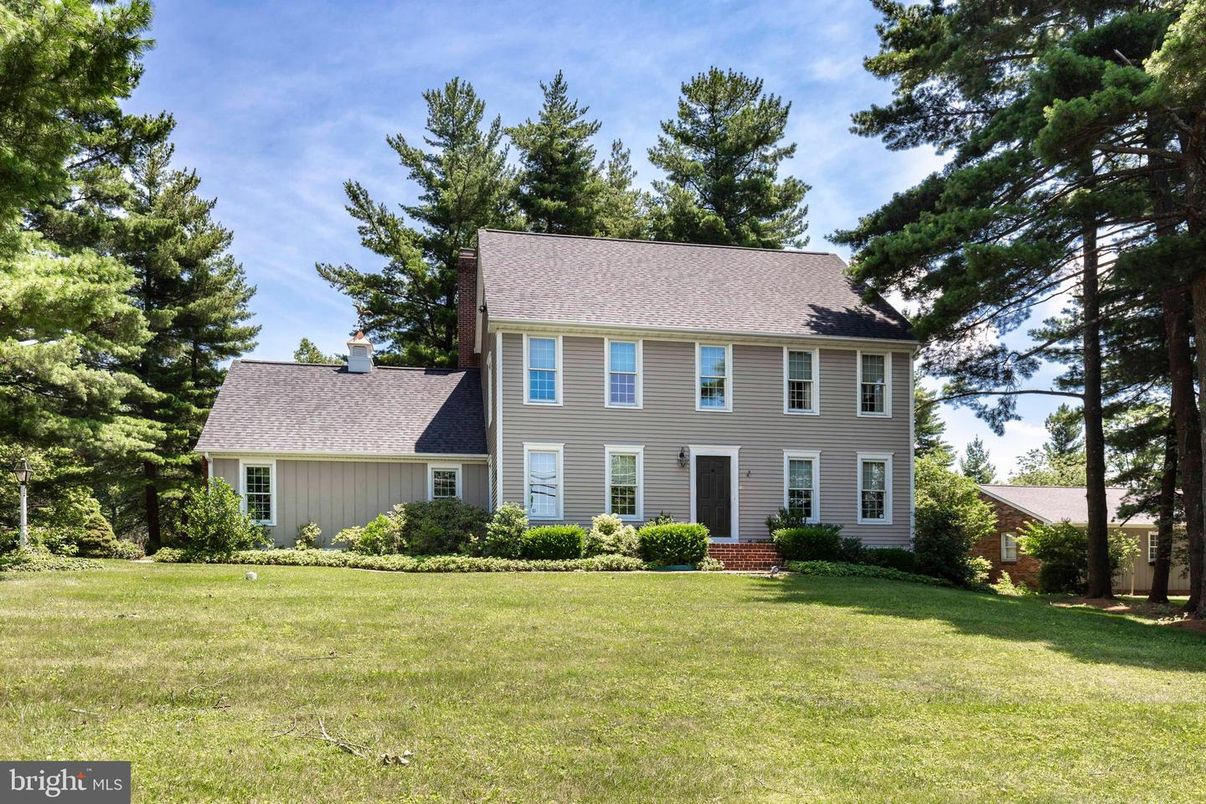 Backyard, Exterior, Facade, Georgian