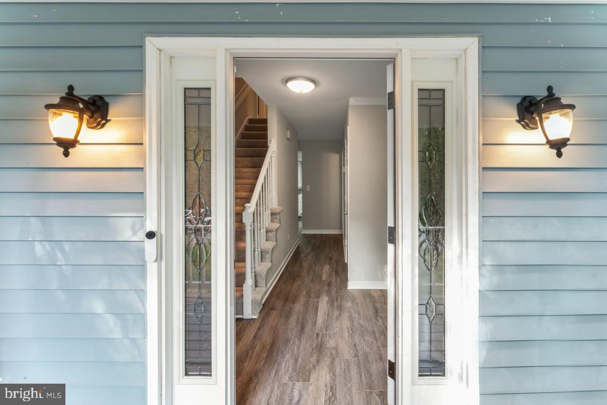 Exterior, Wood Texture Flooring