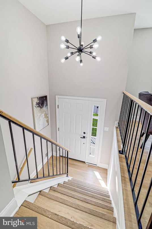 Interior, Pendant Lights, Wood Texture Flooring