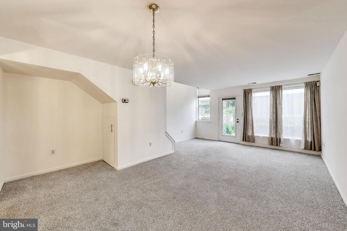 Chandelier, Empty room, Interior