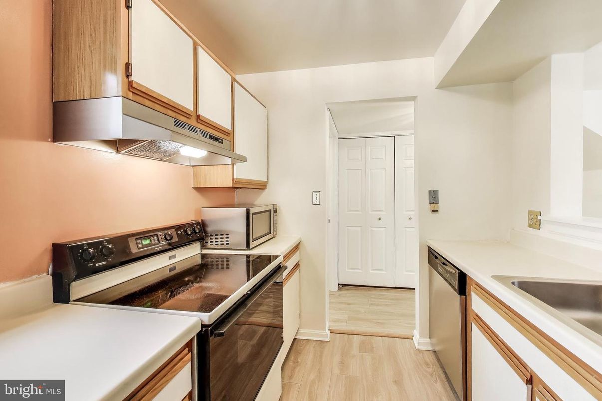 Interior, Kitchen, Wood Texture Flooring