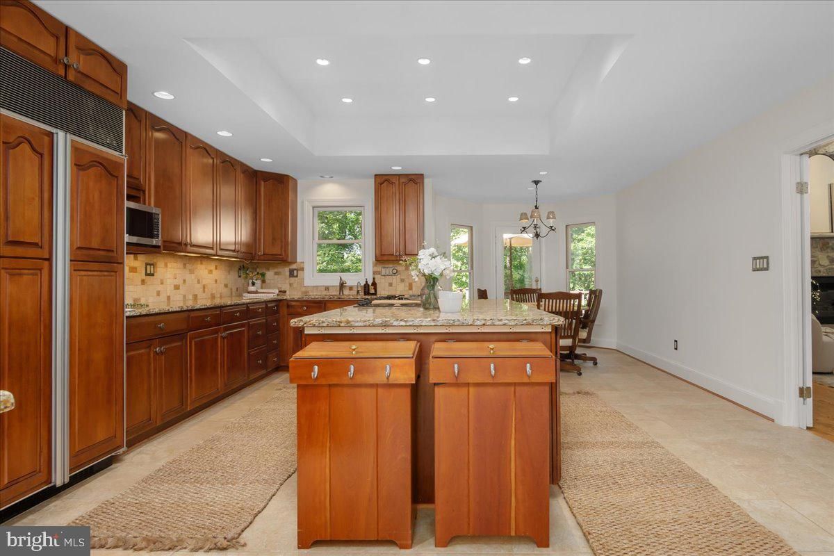 Chandelier, Dining room, Interior, Kitchen, Recessed Lighting