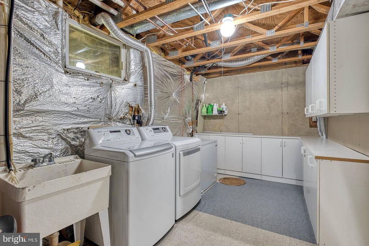 Interior, Washer, Wooden Beams, Wooden Ceilings