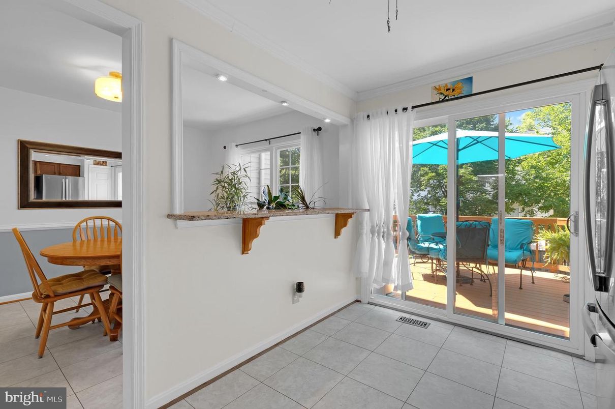 Dining room, Interior, Recessed Lighting