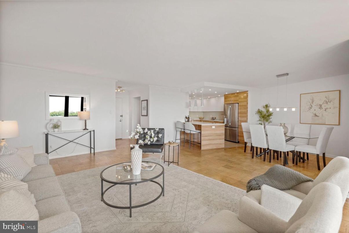 Dining room, Interior, Kitchen, Living room, Pendant Lights, Recessed Lighting, Stainless Steel Appliances, Wood Texture Flooring