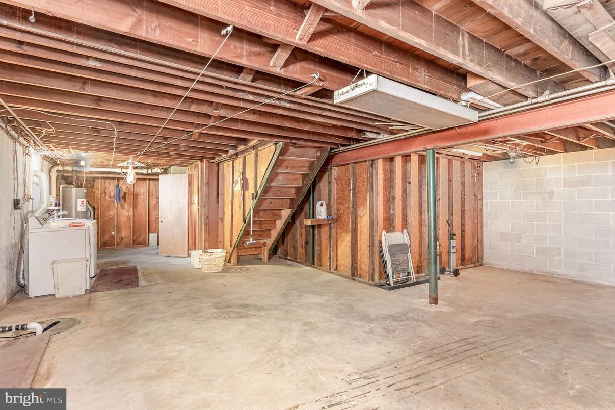 Interior, Stone Walls, Washer, Wooden Beams