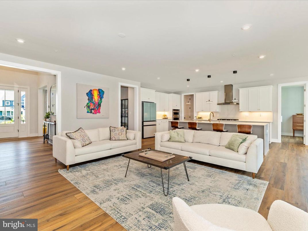 Interior, Kitchen, Living room, Pendant Lights, Recessed Lighting, Stainless Steel Appliances, Wood Texture Flooring