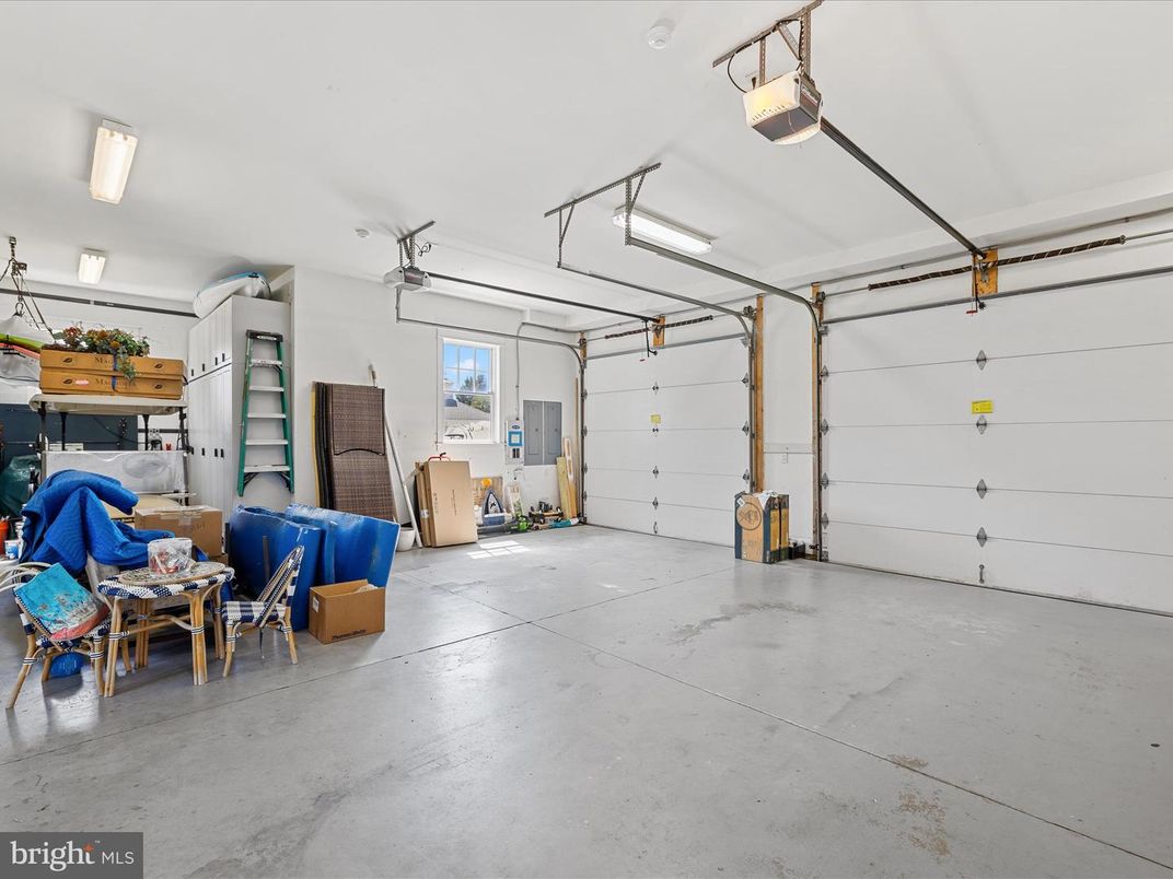 Garage, Interior